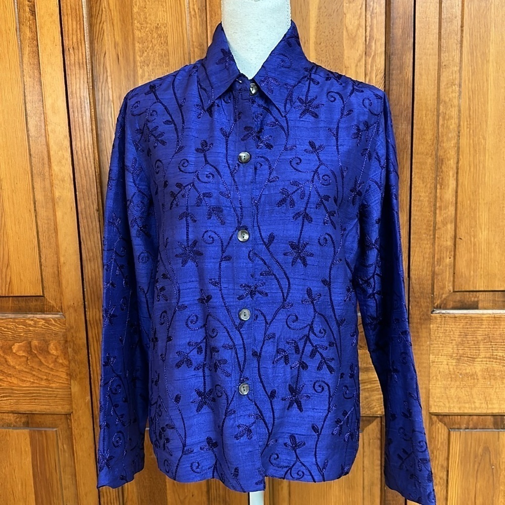 Chicos Design Purple Silk Embroidered (Rayon) Buttoned Top Chicos 0